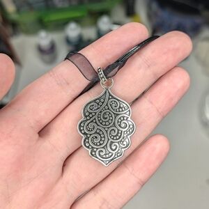 Elegant Silver Pendant Necklace